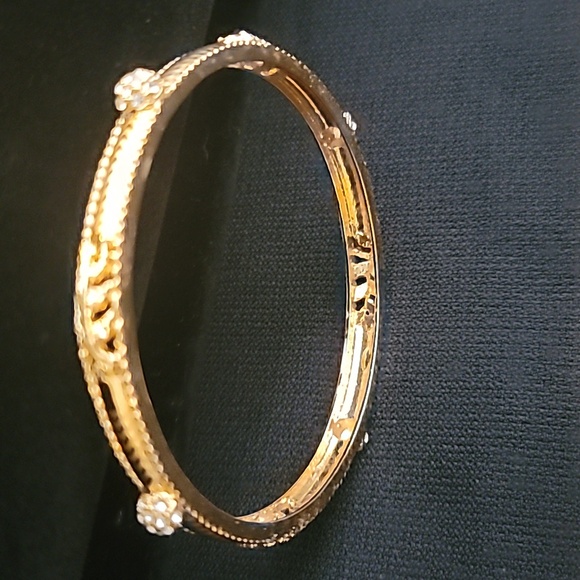 Gold bangle - Picture 7 of 9